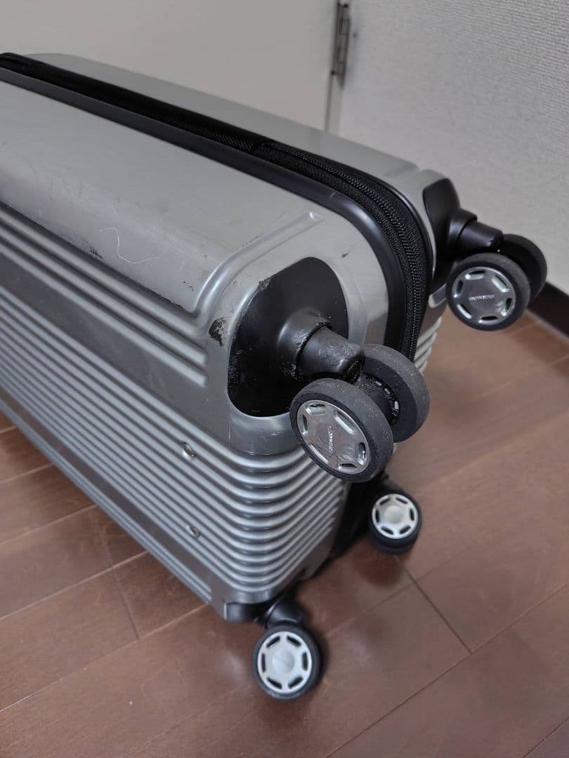 シルバー スーツケース TSAロック ビジネス 機内持ち込み