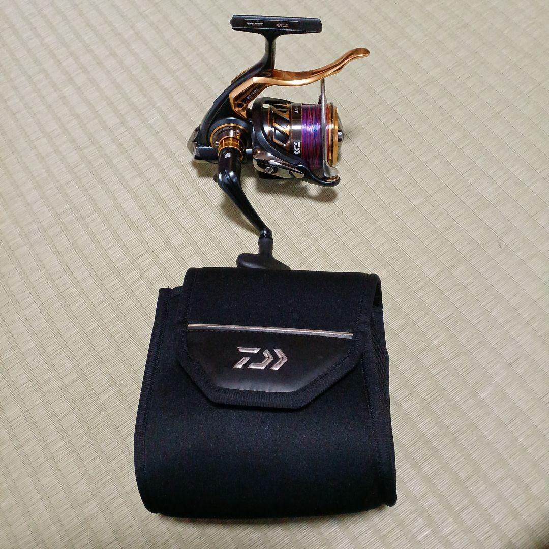 TOURNAMENT スピニングリール ブラック・ゴールド