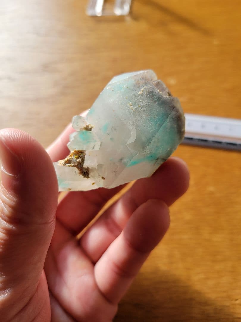 アホイト入り水晶 (南アフリカ産)　鉱物