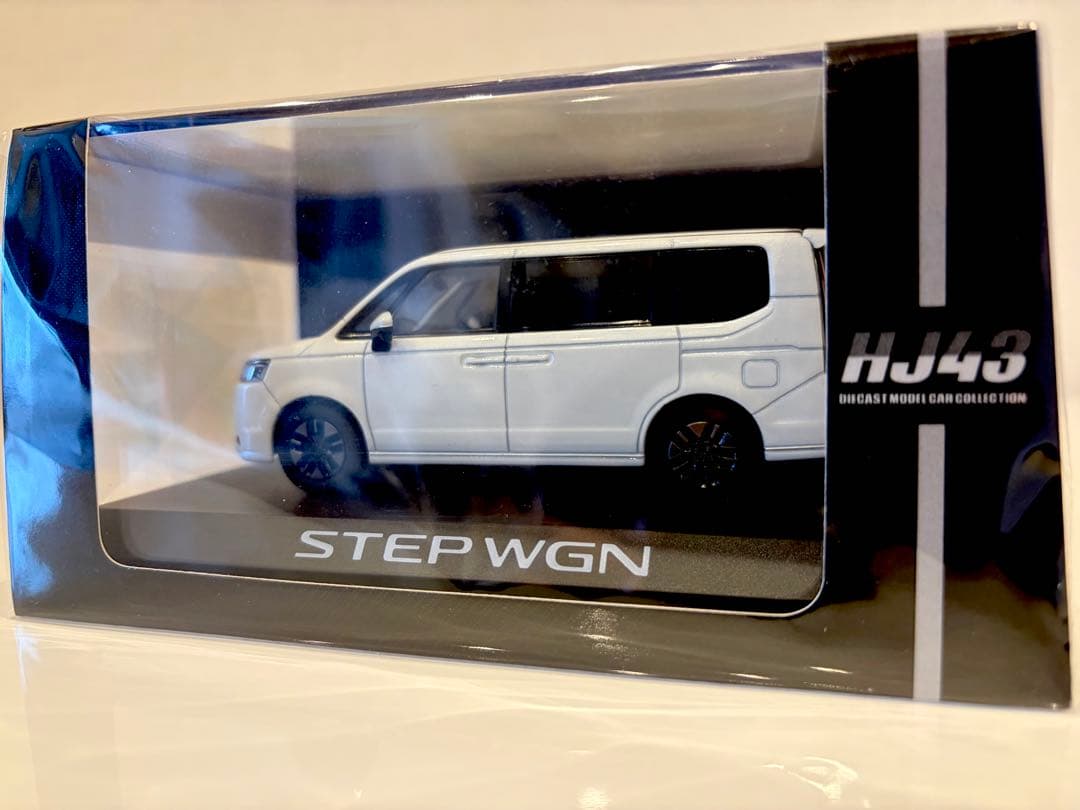 ステップワゴン　スパーダ　白　ミニカー　新品　1/43 ホンダ　STEPWGN