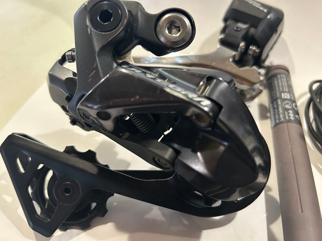 ULTEGRA di2 2×11 セット　ケーブル類付