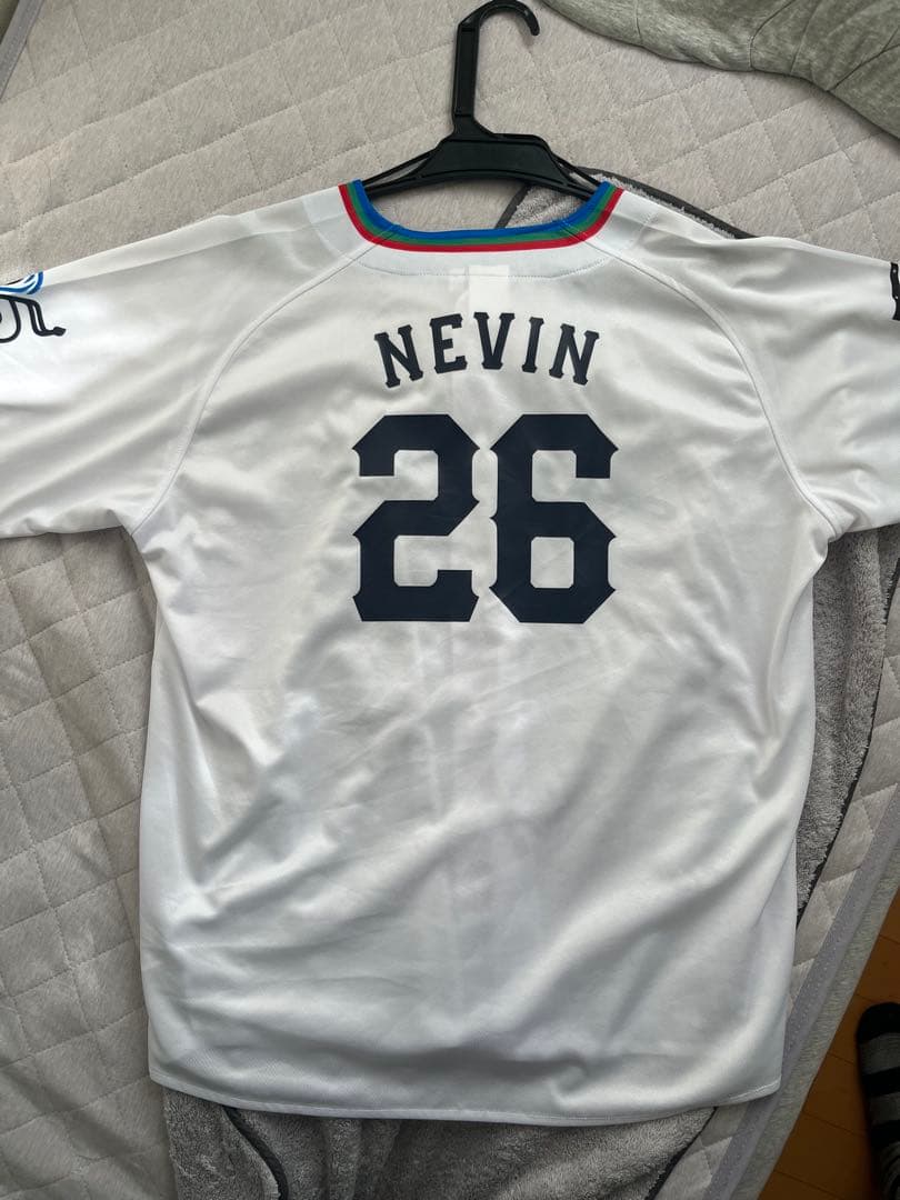 ネビン選手 75周年ユニフォーム