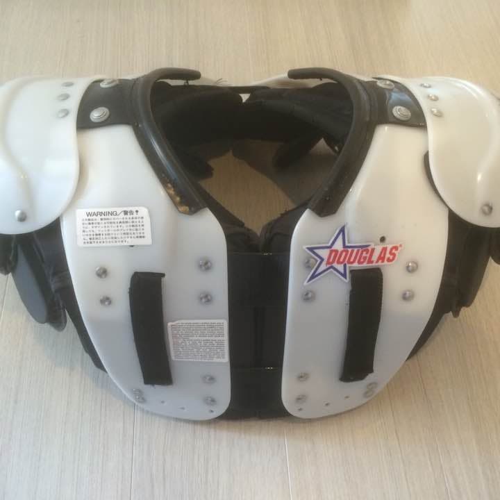 アメフトショルダーダグラス