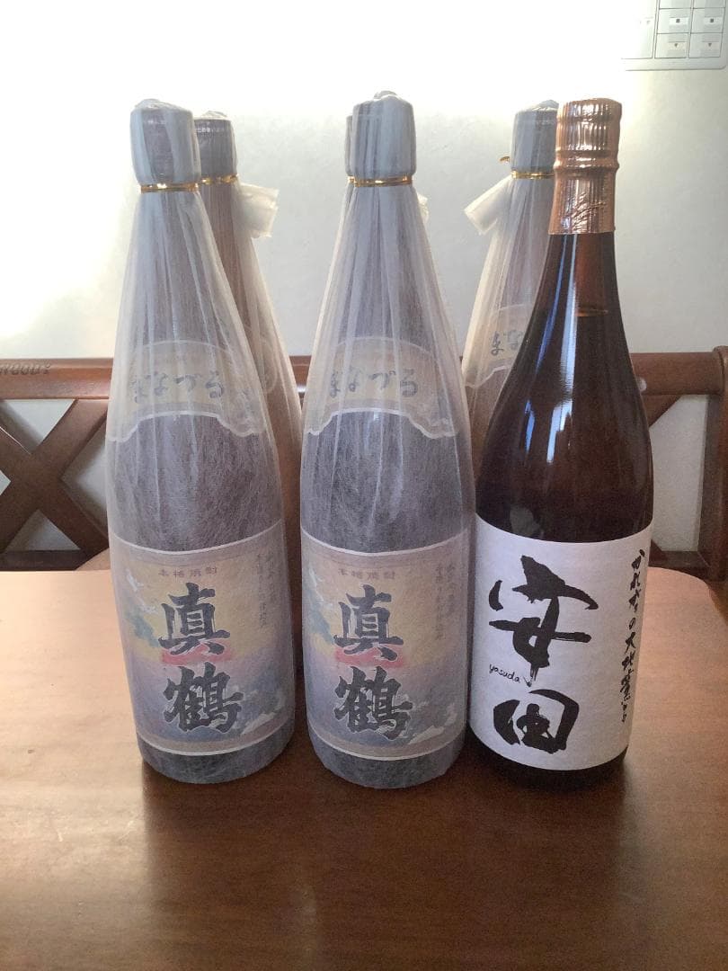 焼酎　真鶴　5本、　安田　1本