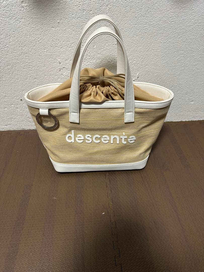 descente （デサント）ゴルフバッグ ベージュ/ホワイト