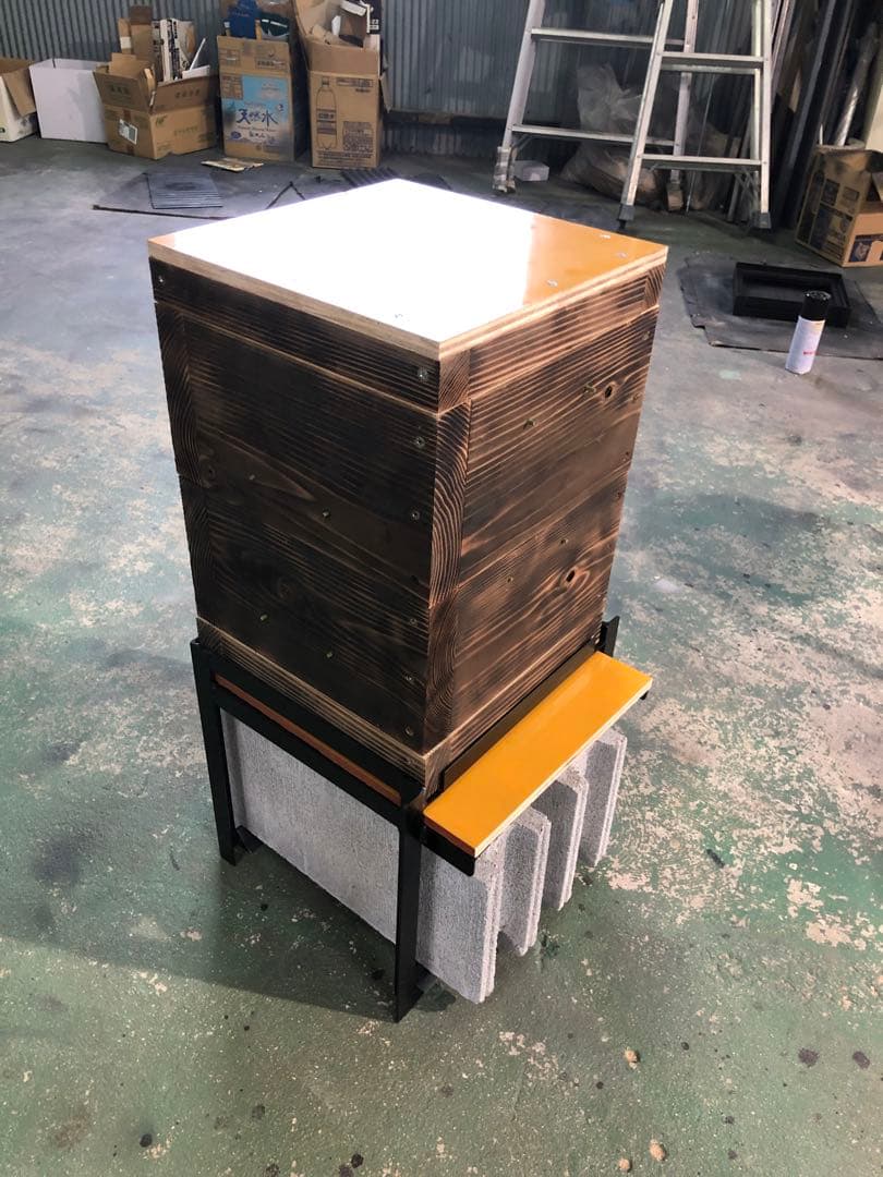 日本蜜蜂 重箱用巣箱台 メッシュ底板セット30cm用