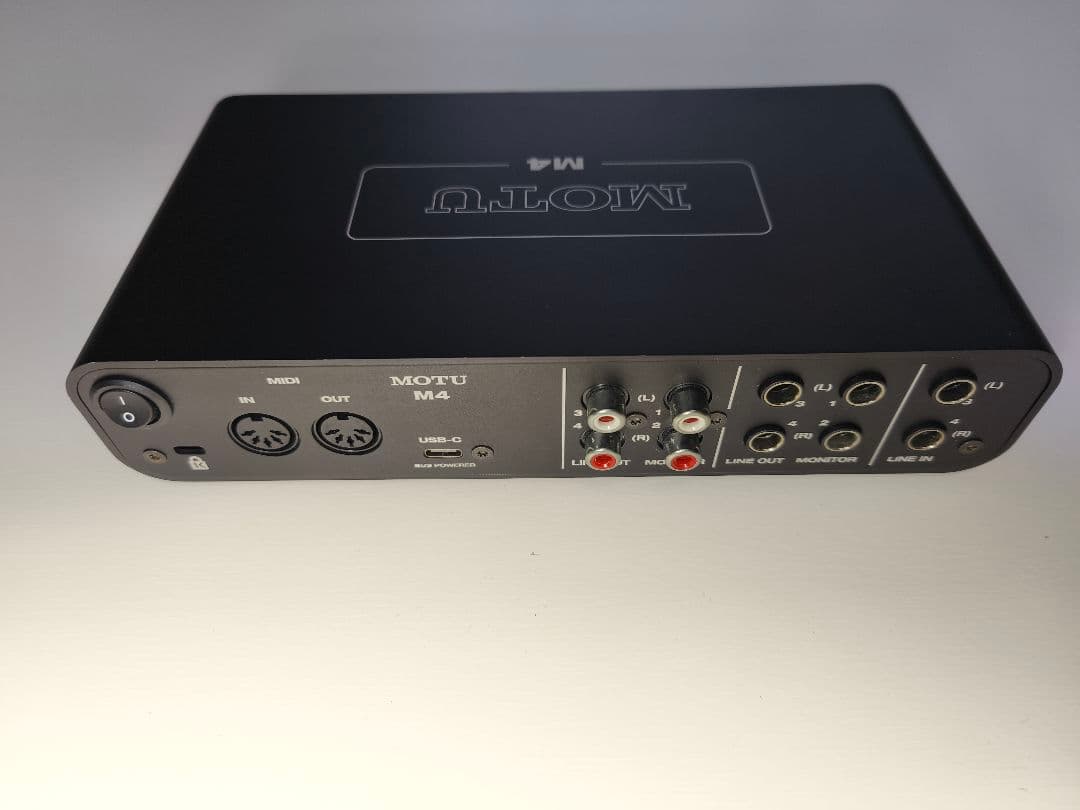 MOTU M4 本体 USBケーブル付 (オーディオインターフェース) 中古