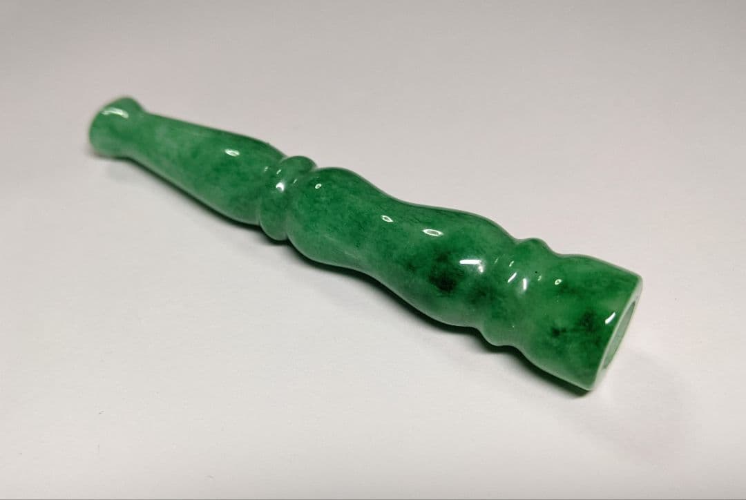 緑色本翡翠オブジェ 約7.5cm