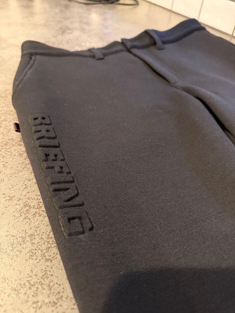 【綺麗め】BRIEFING ゴルフパンツ　3D ジョガーパンツ　L 黒