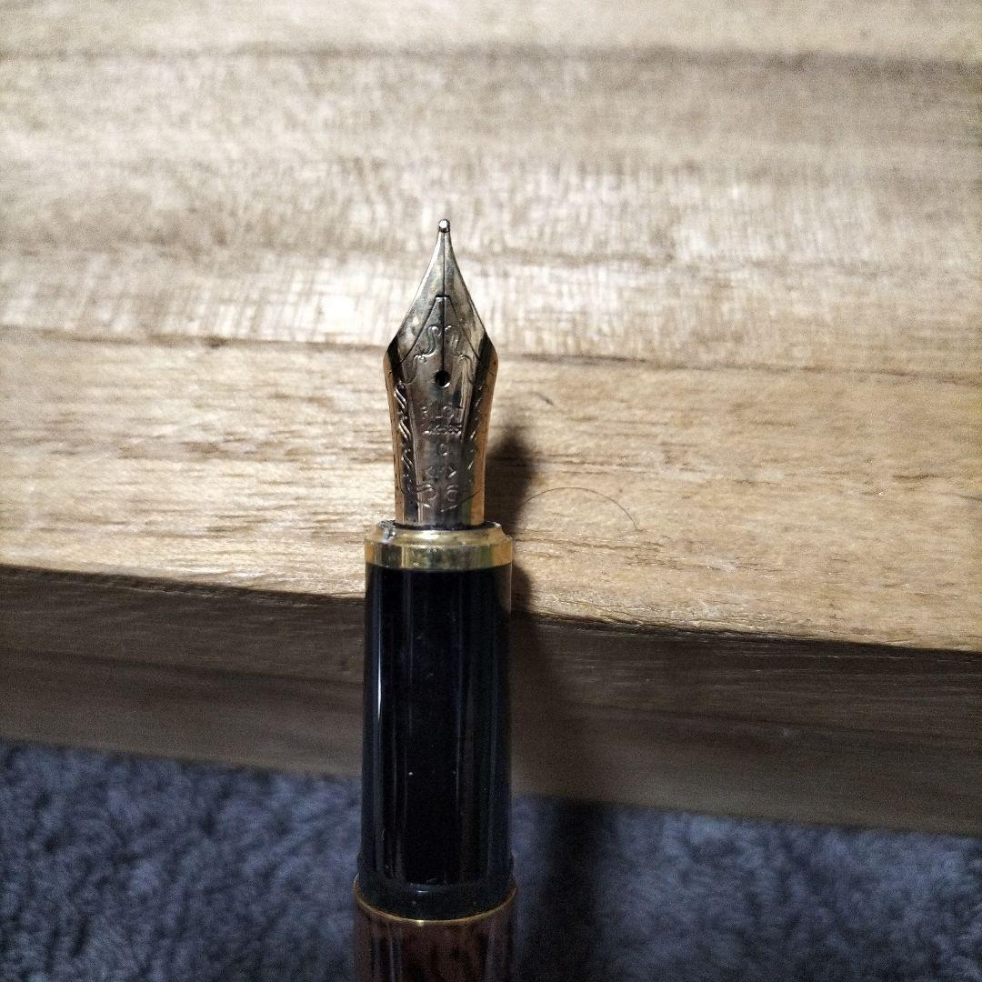 14K　PILOT 茶色と金色の万年筆