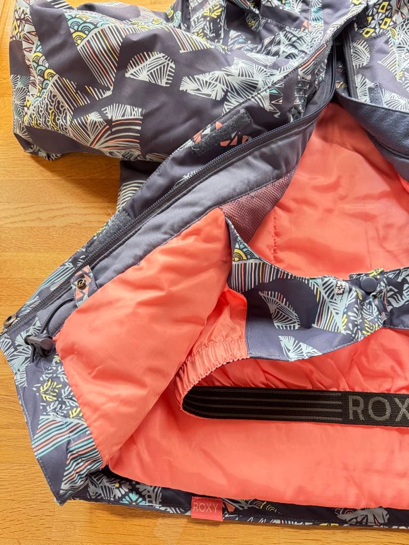 【美品】ROXY 子供用 スノーボード ジャケットとパンツセット　１４０センチ