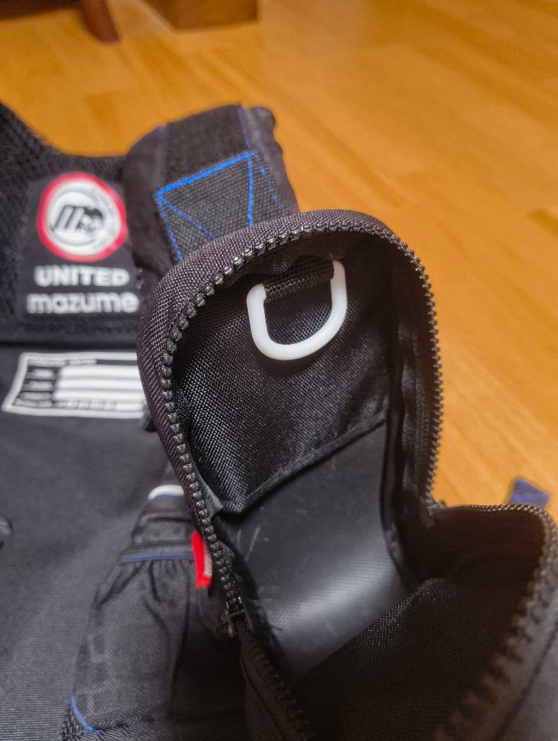 MAZUME MZXタイドマニア ライフジャケット ブラック/ブルー