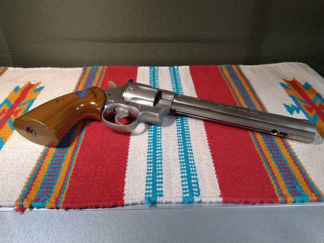 希少な美品！タナカ　コルトパイソン8インチ！銀色・木グリ付のカートレスガスガン！