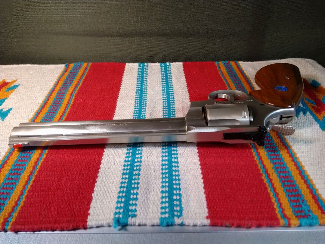 希少な美品！タナカ　コルトパイソン8インチ！銀色・木グリ付のカートレスガスガン！