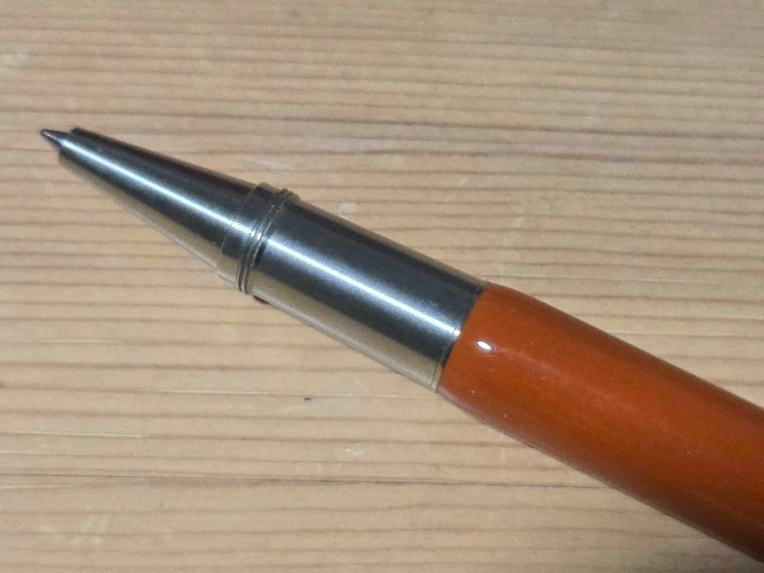 モンブラン　ルージュエノワール　コーラルレッドローラーボール