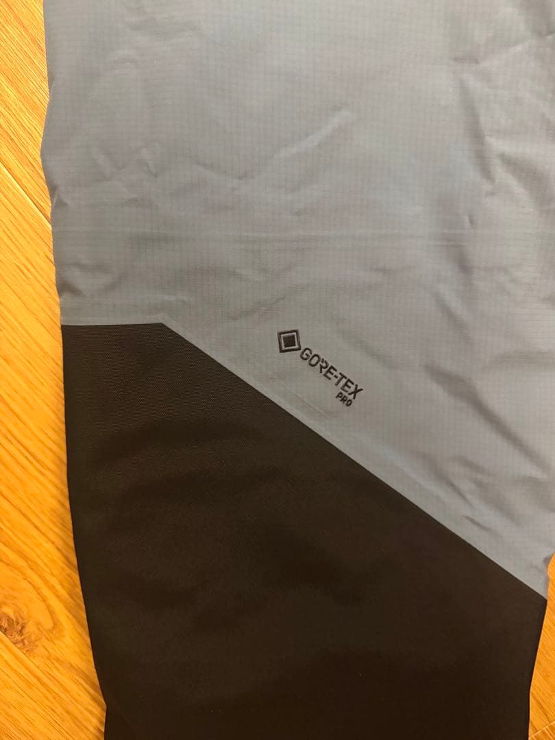 Peak Performance Gore-Tex pro ビブパンツ