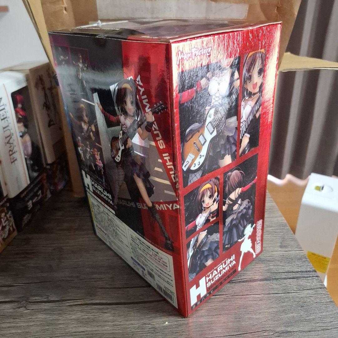 涼宮ハルヒ 激奏Ver. フィギュア ギター付き