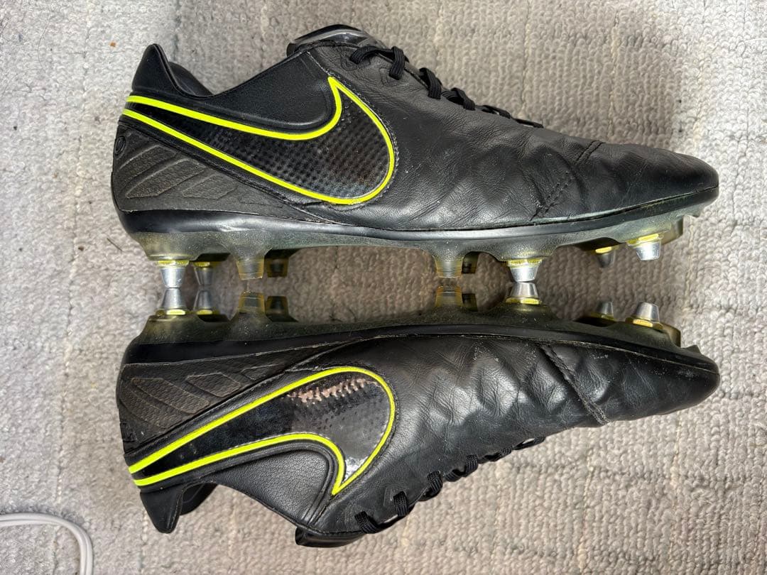 NIKE ティエンポレジェンド6 アンチクロッグ