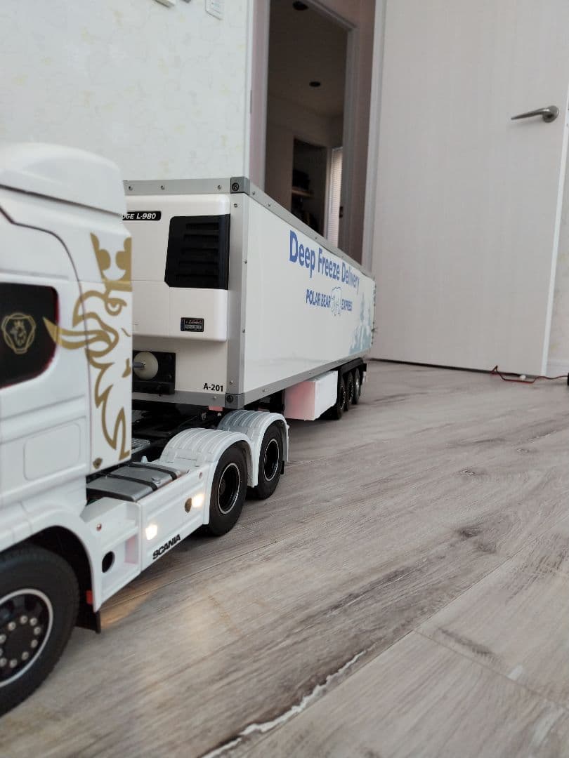 トレーラーヘッド　スカニア　R620 　6×4　ハイライン