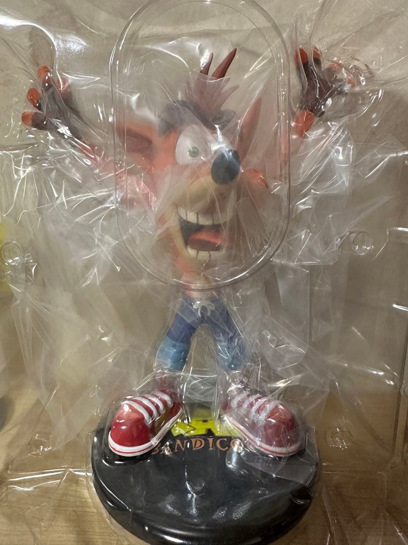 クラッシュバンディクー　9インチ PVCフィギュア