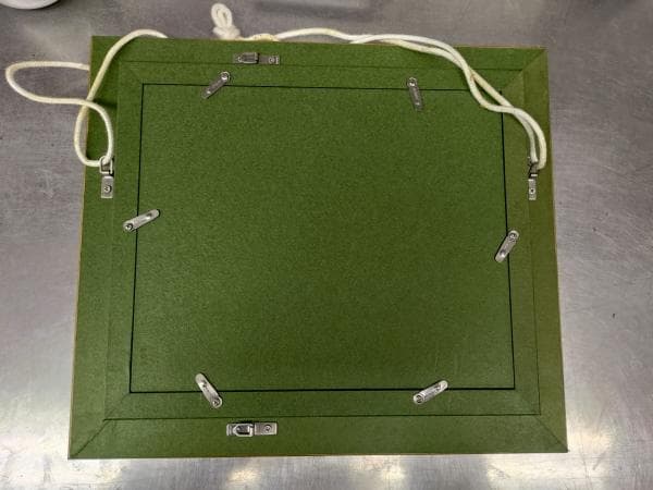 津島俊介の油絵と額のセットです。　ディスプレイにいかがですか！