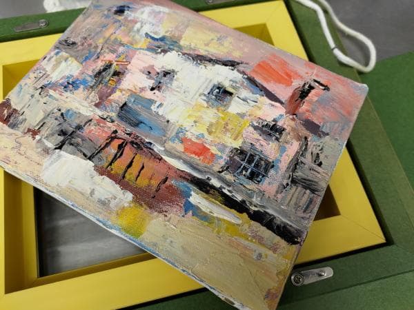 津島俊介の油絵と額のセットです。　ディスプレイにいかがですか！