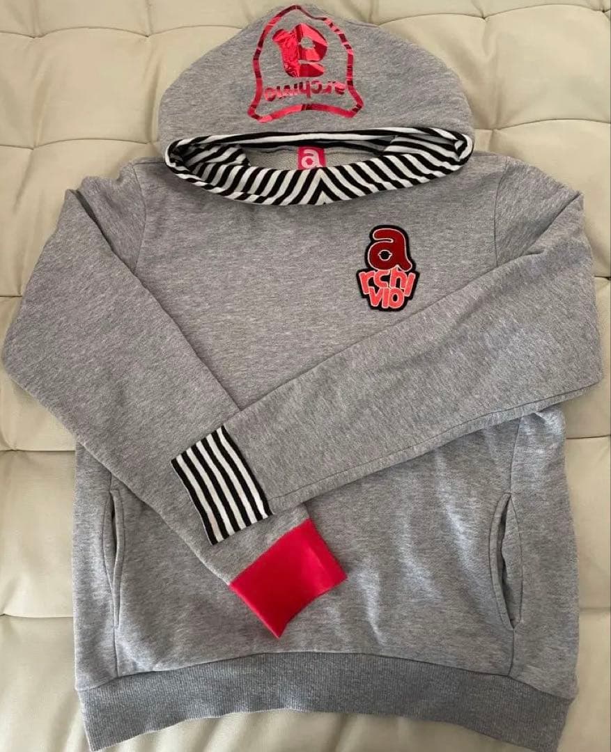 アルチビオ　トレーナーフード付き