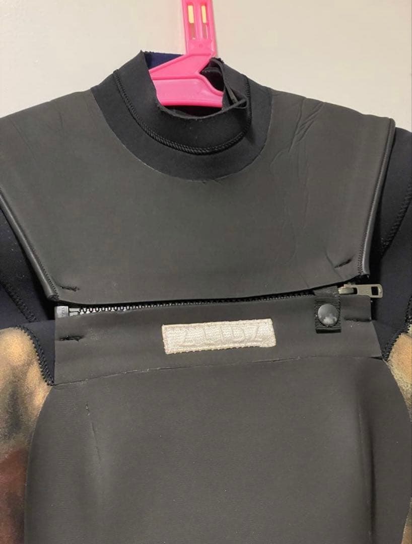 セミドライ　レディース5×3㎜✨　フロントジッパー カモフラージュ