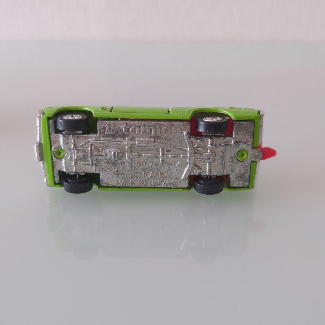 黒箱 トミカ ニッサンローレル2000SGX 色指定箱