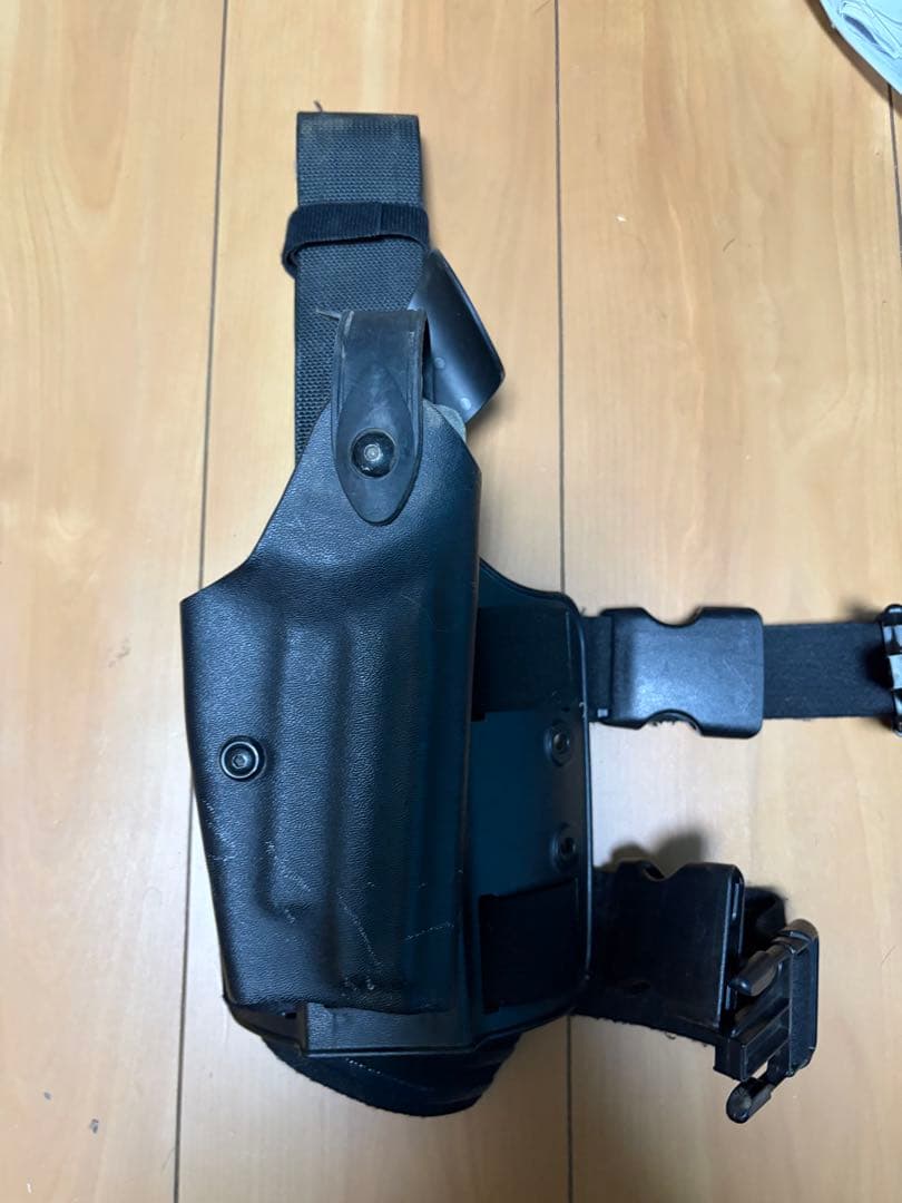 SafarilandレッグホルスターSIGP220・226用