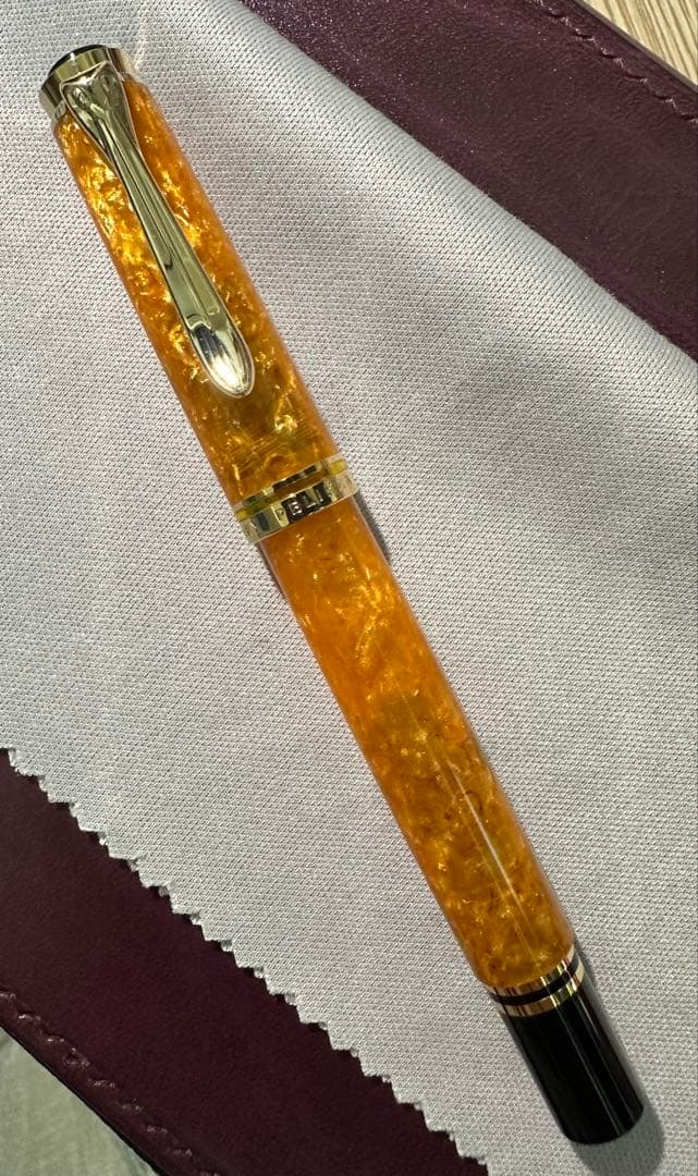 ペリカン スーべレーンM320ヴァイブラントオレンジ万年筆 EF