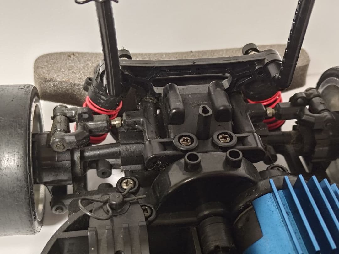 タミヤ　TT-01 メカ、ボディつき