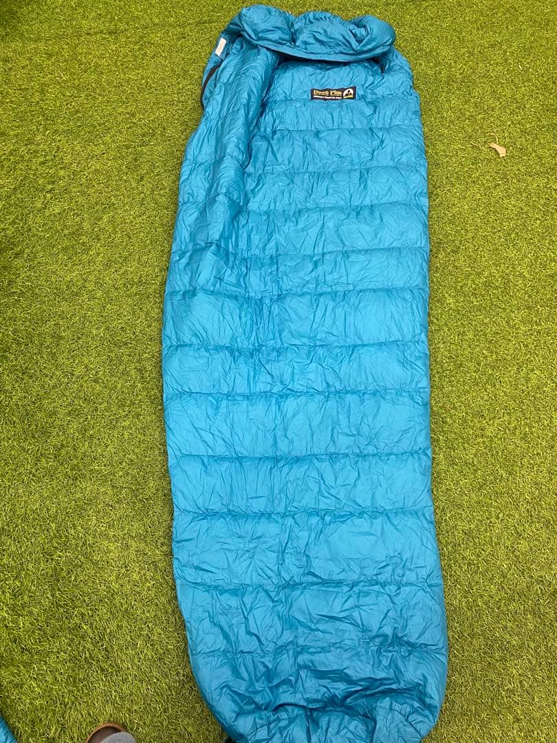 ISUKA ダウンプラス チロル 快適温度−6℃ 冬キャンプ 登山 車中泊