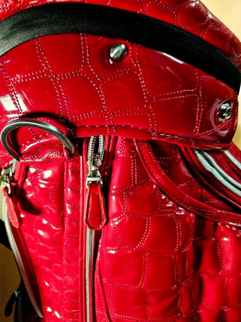 送料無料/展示品未使用　OWL エナメル高級ワニ柄型押しゴルフバッグ レッド