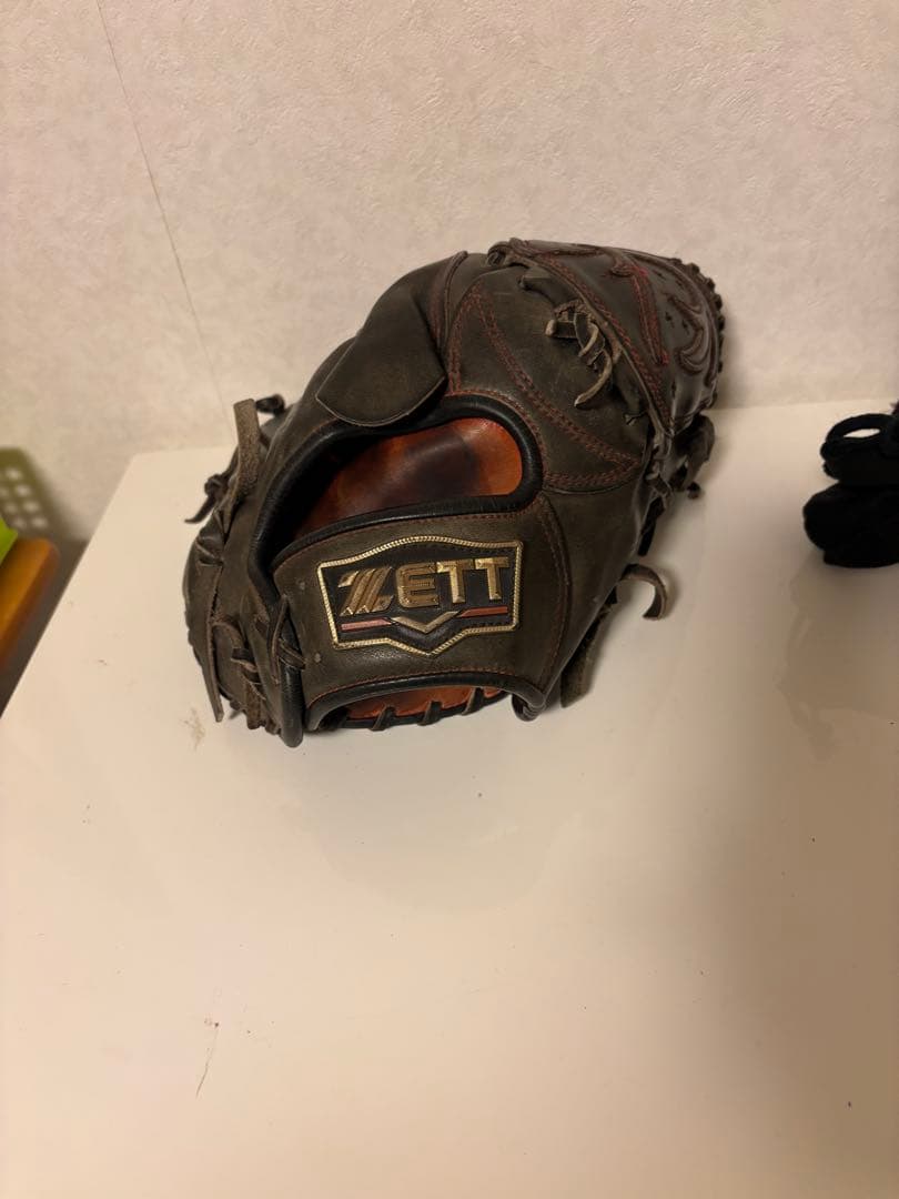 ゼットプロステイタス　硬式投手用グローブ