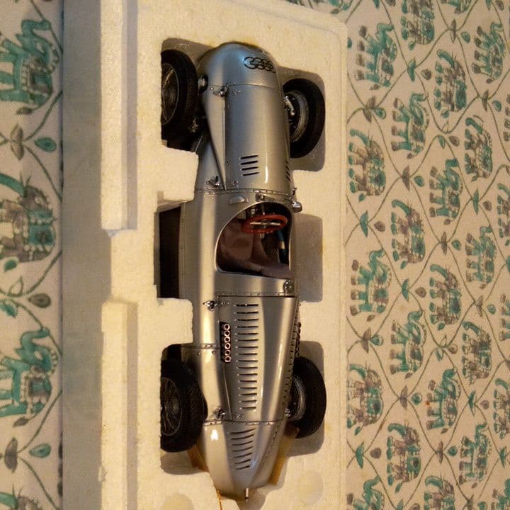 アウトウニオンタイプDドイツCMC社1/18スケール