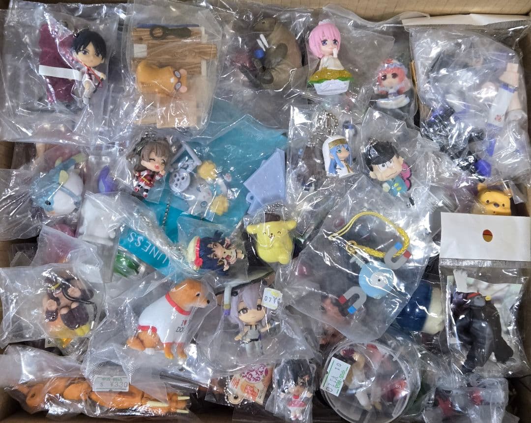 大量まとめ売り フィギュア ガチャガチャ フィギュアストラップなど 190個