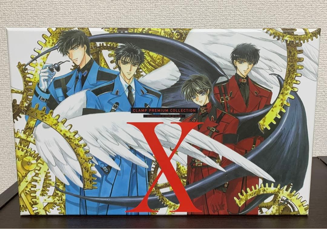 「CLAMP PREMIUM COLLECTION X」19冊収納BOX