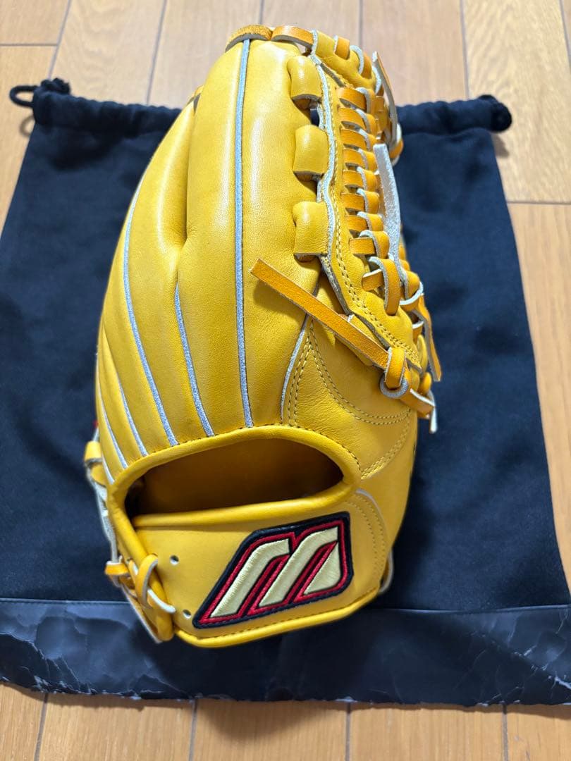 ミズノ　イエロー　ビクトリーステージ　軟式内野用オーダーグローブ
