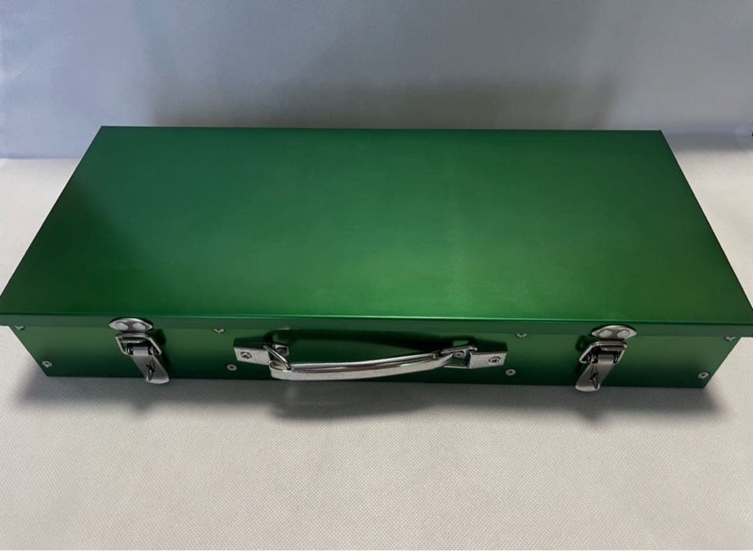 日本の部品屋 タックルBOXアルミ製 グリーン　トップウォーター