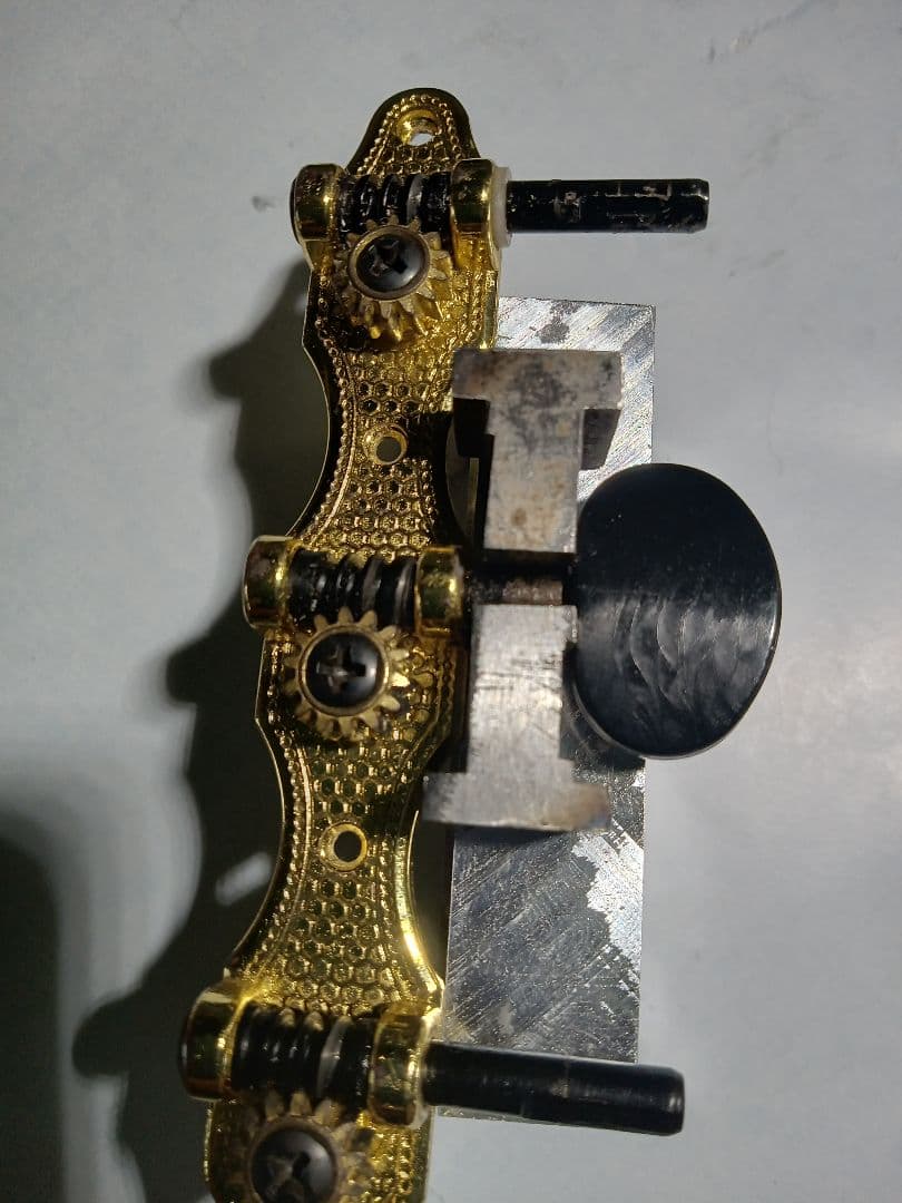 ギターペグ　曲がり修正治具　製作