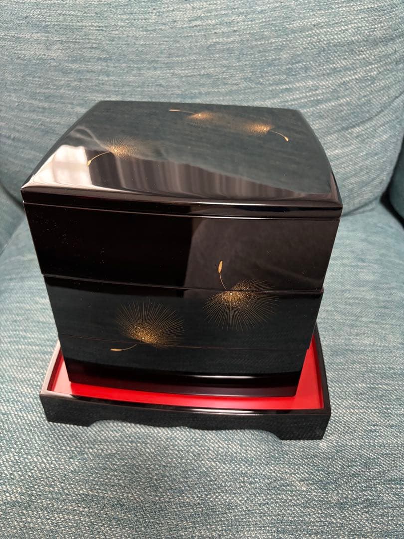 輪島塗 三段重 台付　飛花沈金　うるし塗