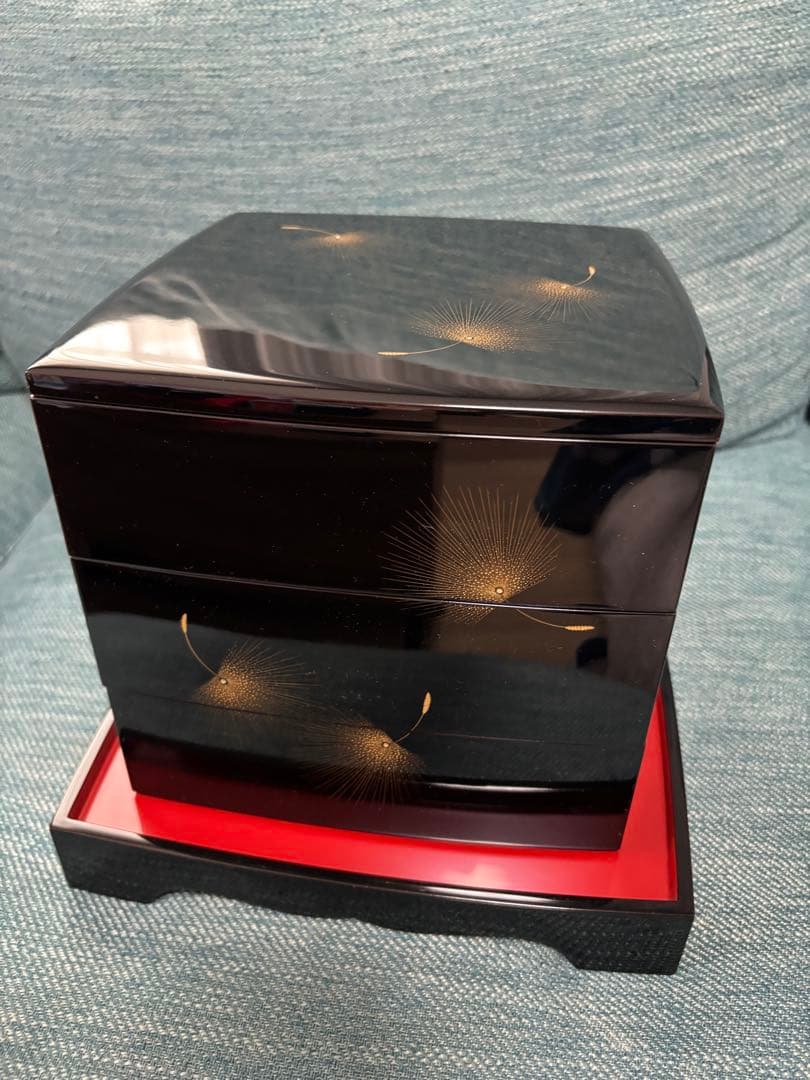 輪島塗 三段重 台付　飛花沈金　うるし塗