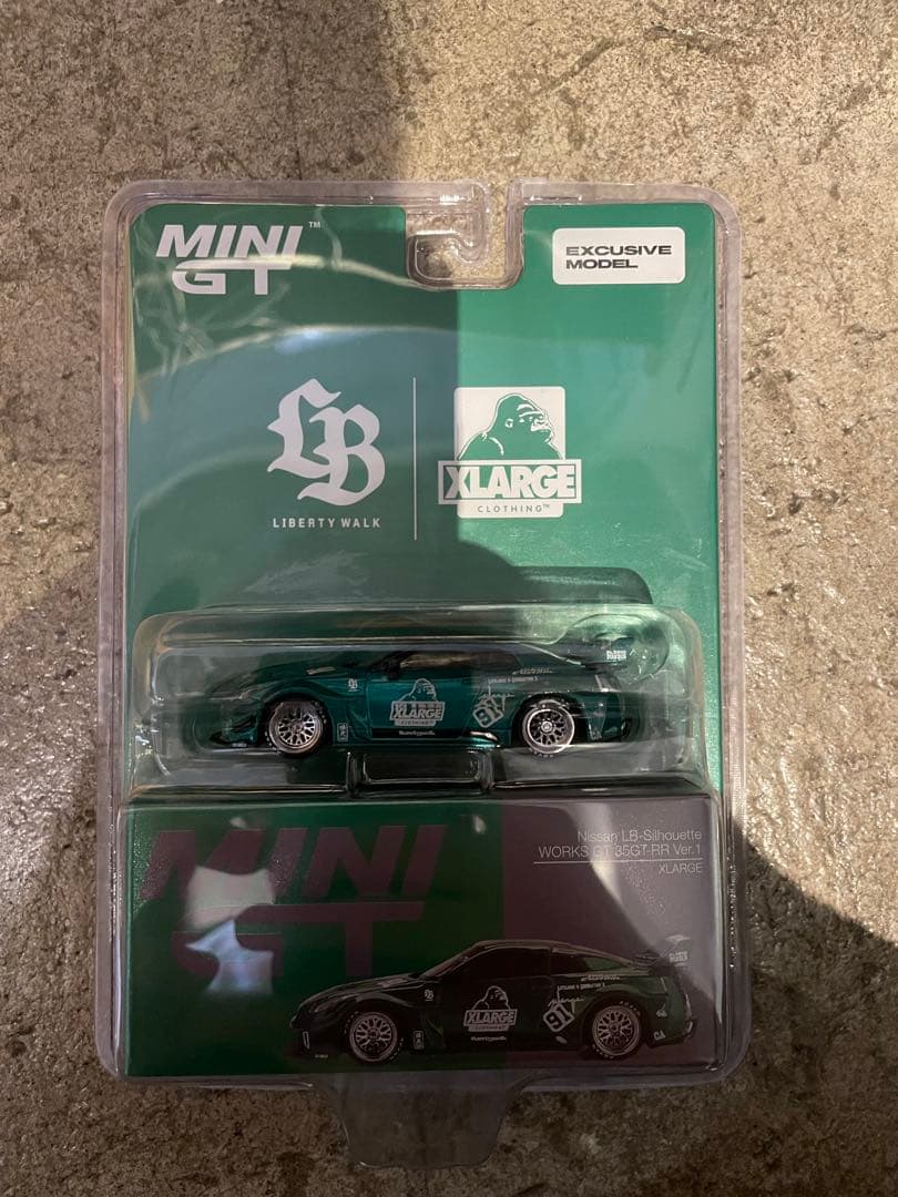 LIBERTY WALK×XLARGE MINI GT 1/64 LB
