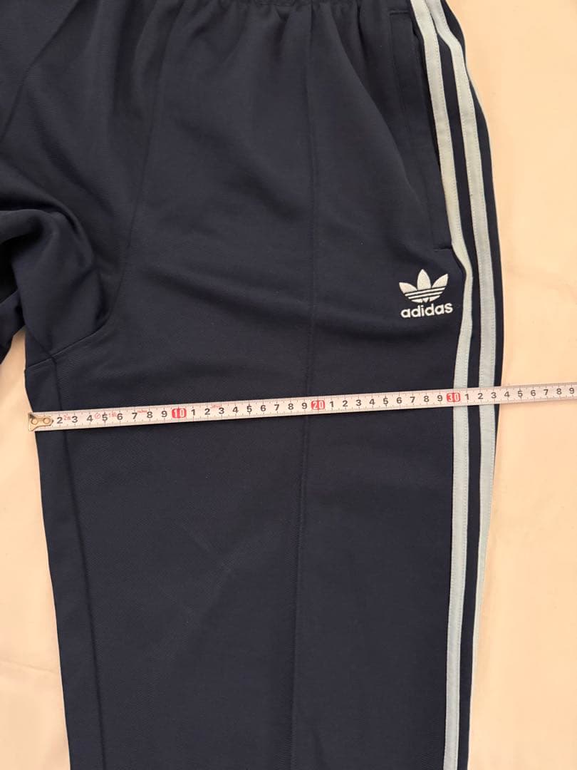 adidas バギーフィット ファイヤーバードトラックパンツ