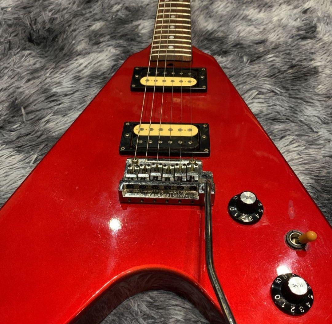 ギター Tokai V