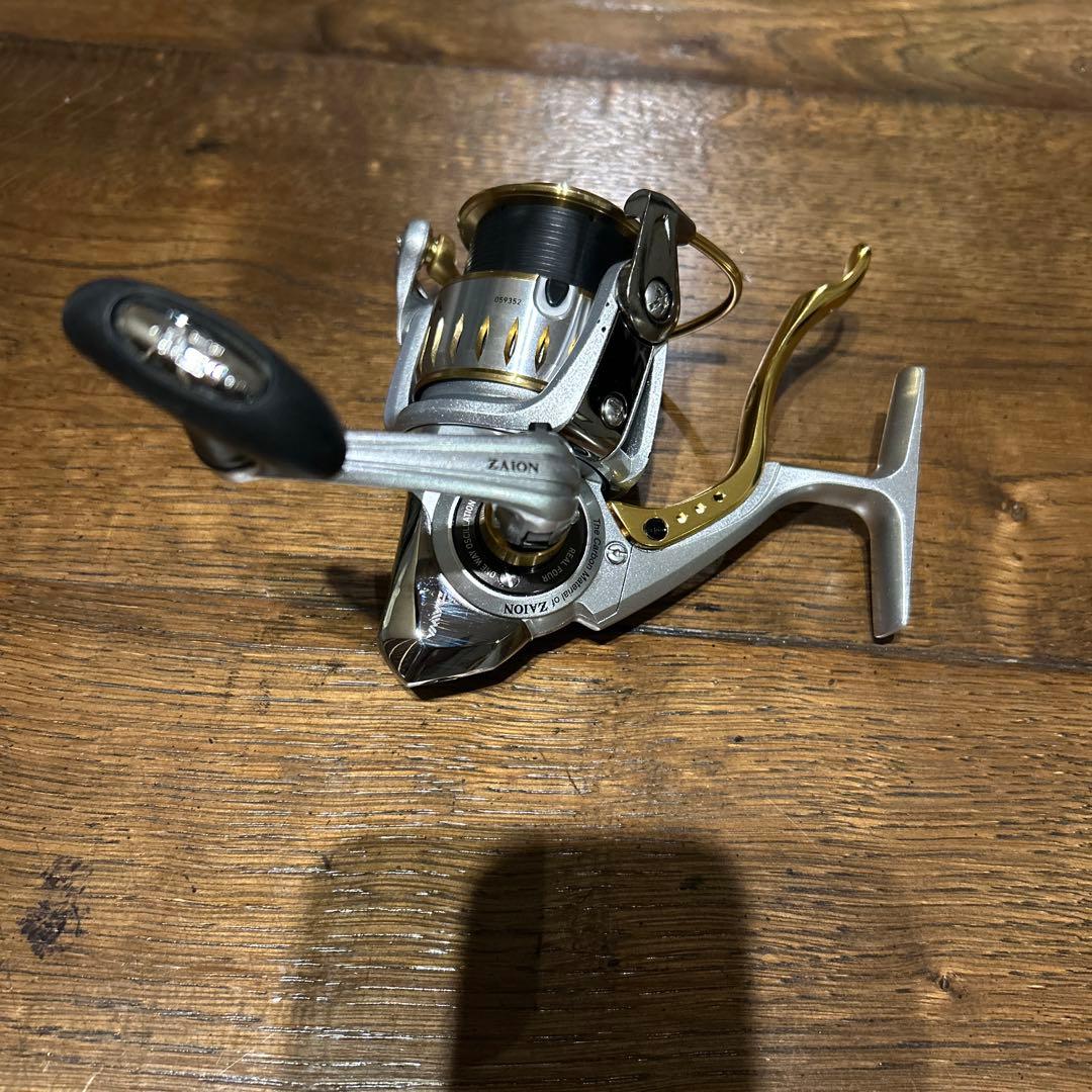 IMPULT 2500LBD スピニングリール　正月特価！！お値下げしました！