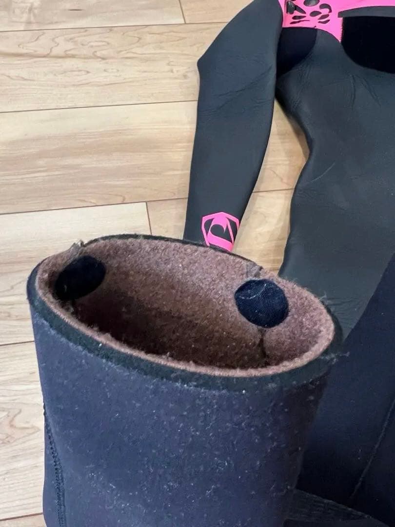 新品JETPILOT セミドライスーツ ブラック/ピンク女性用