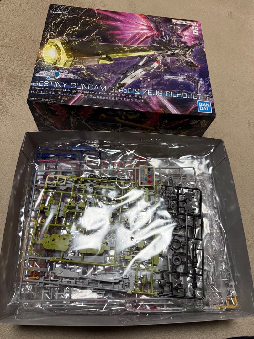 ガンプラ　HGデスティニーガンダムSPECII ゼウスシルエット