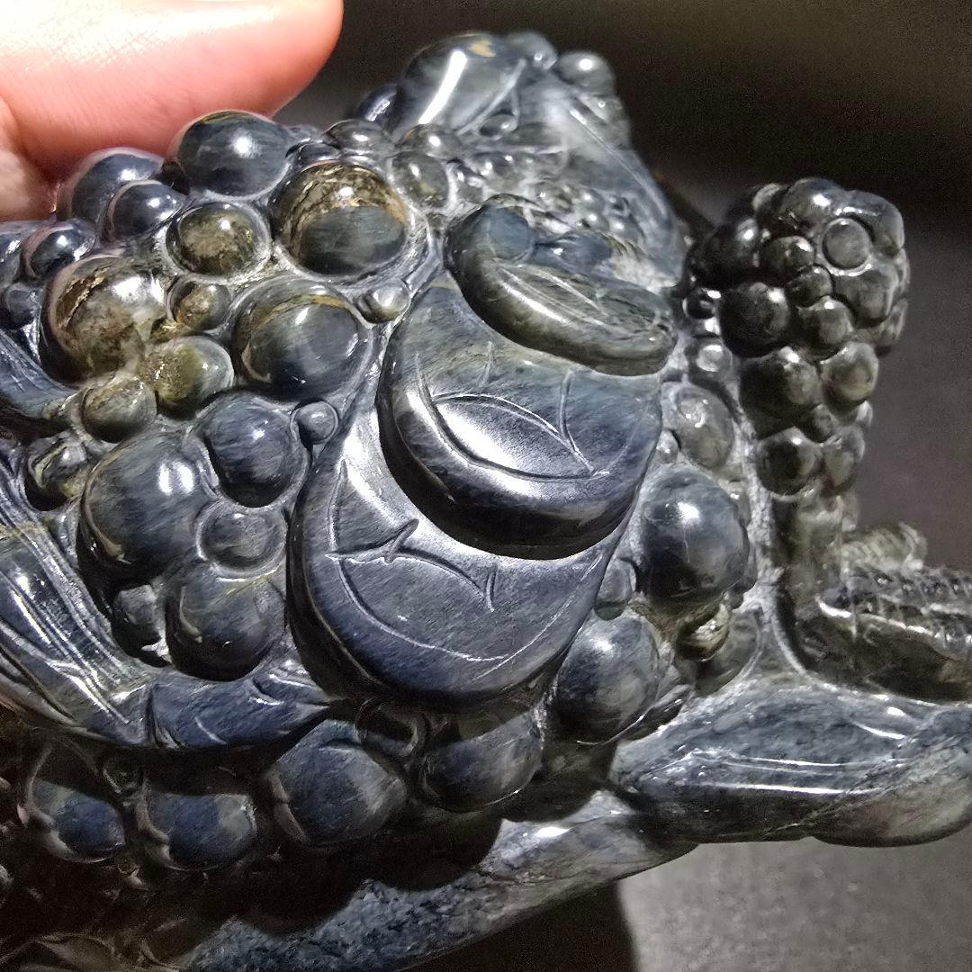 V4 　青虎目石の三本足の蛙　ブルータイガーアイ　銭蛙　珍品　天然石